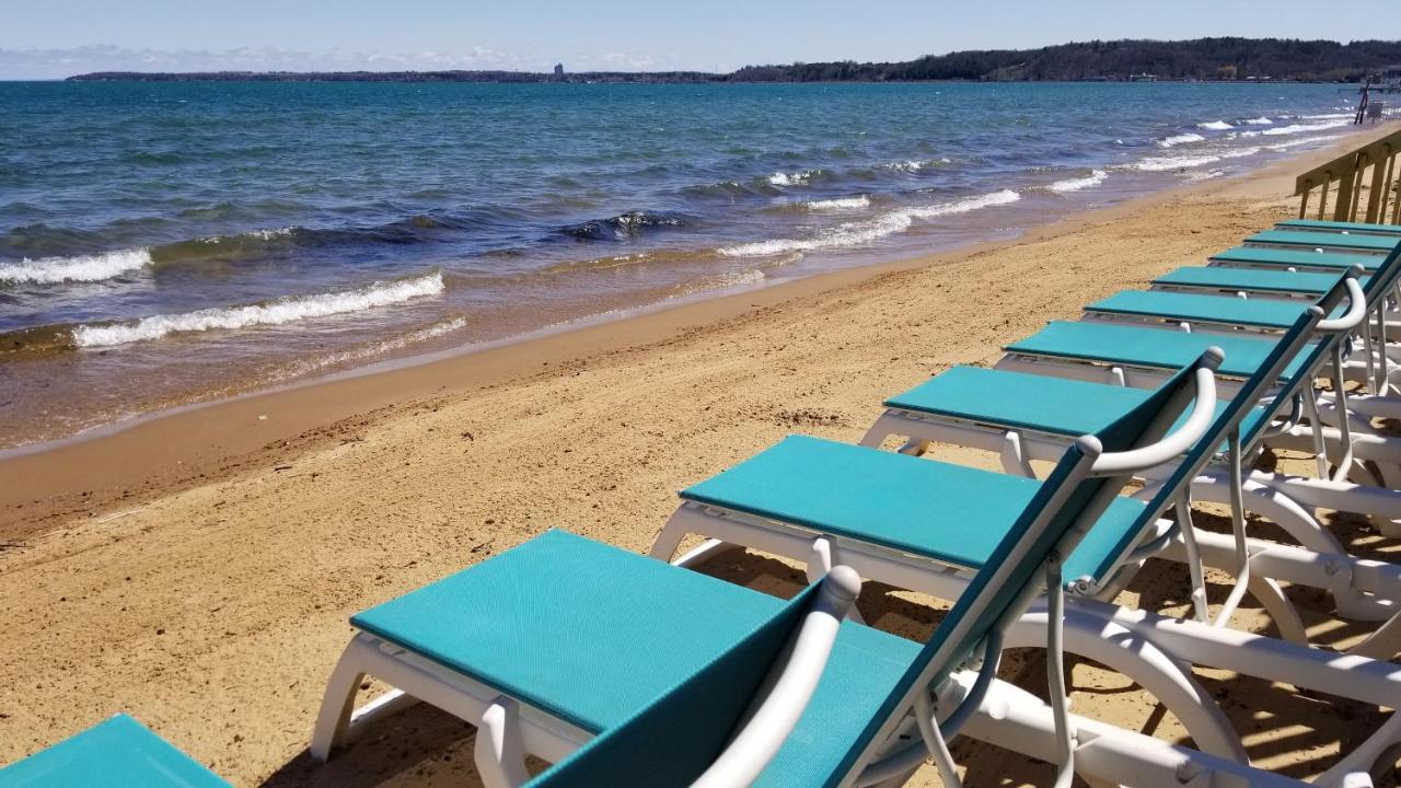 Brio Beach Inn Traverse City Eksteriør billede