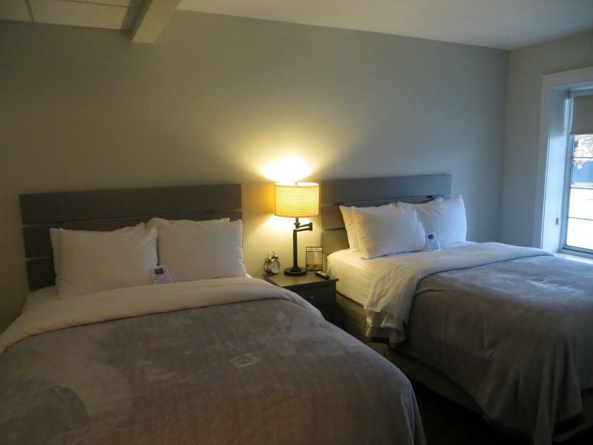 Brio Beach Inn Traverse City Eksteriør billede