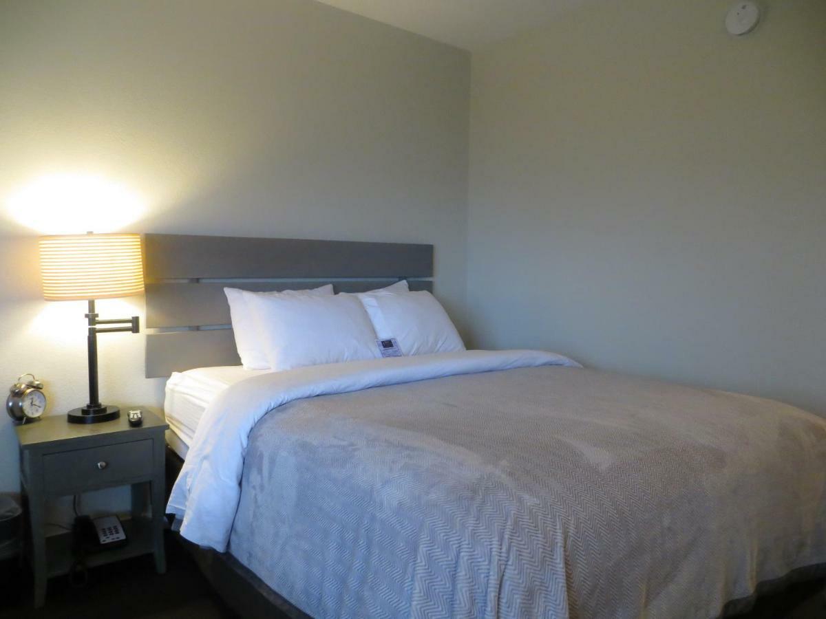 Brio Beach Inn Traverse City Eksteriør billede